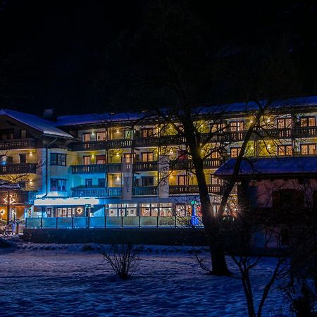 Lacus Hotel Am See Weissensee Exterior photo