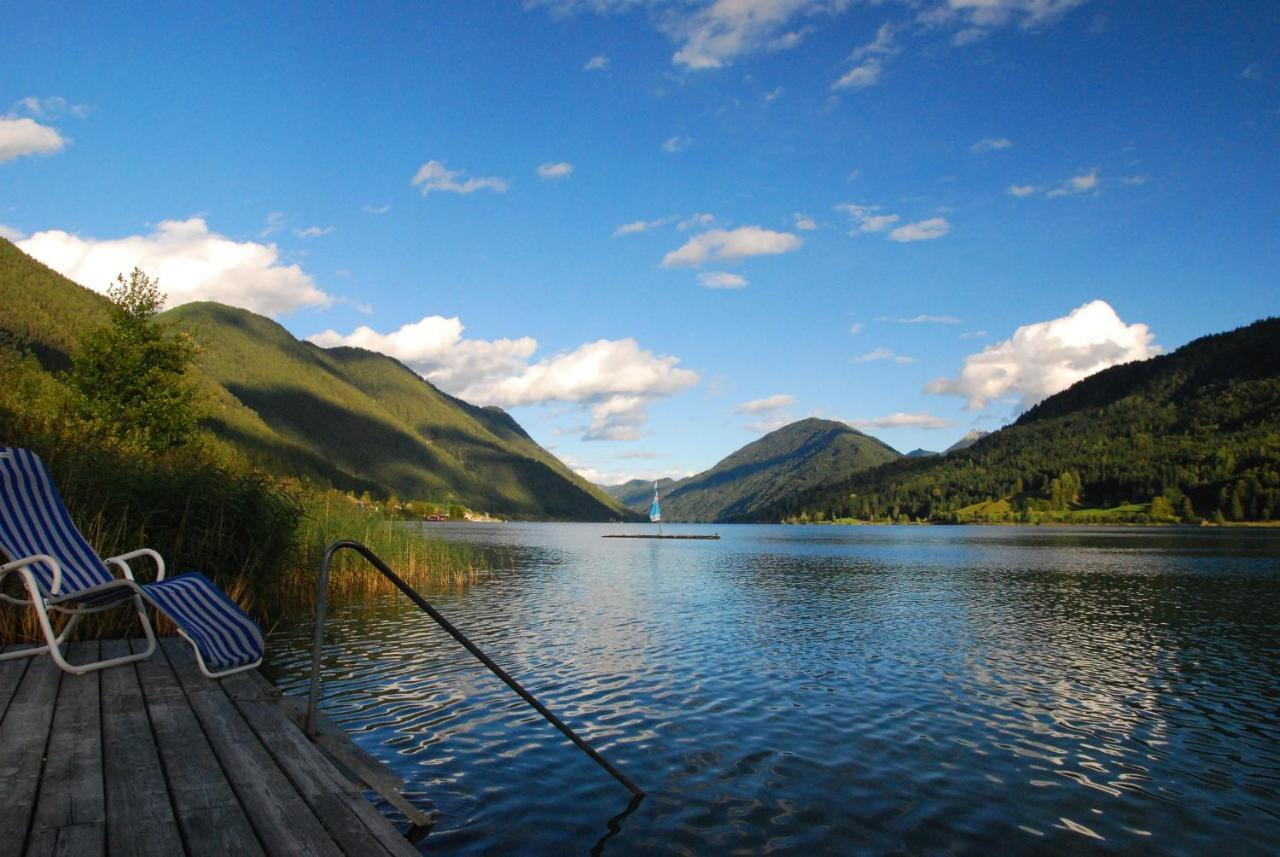 Lacus Hotel Am See Weissensee Exterior photo