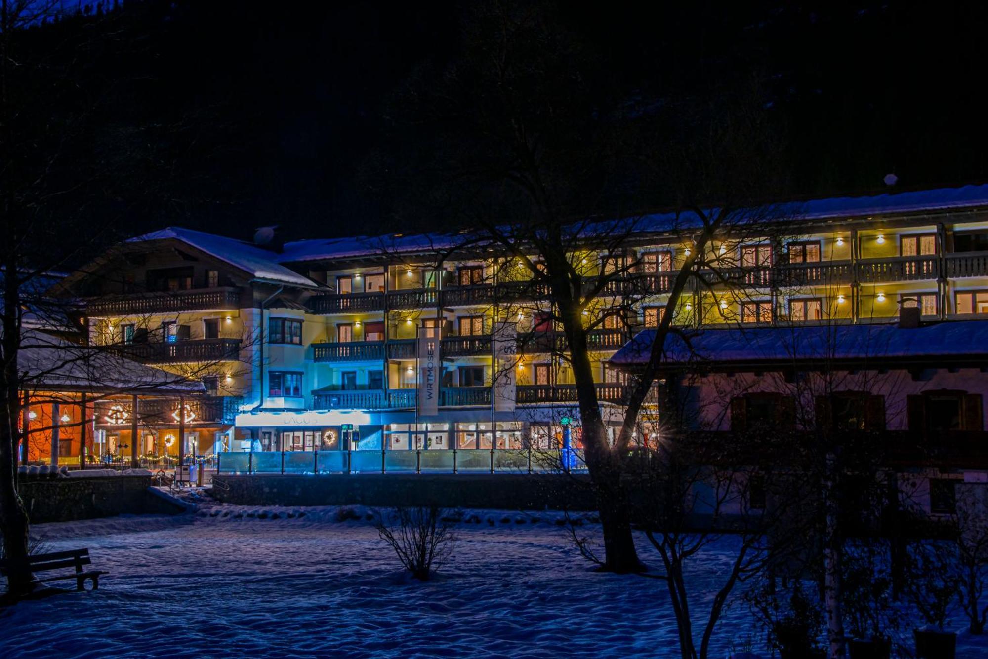 Lacus Hotel Am See Weissensee Exterior photo